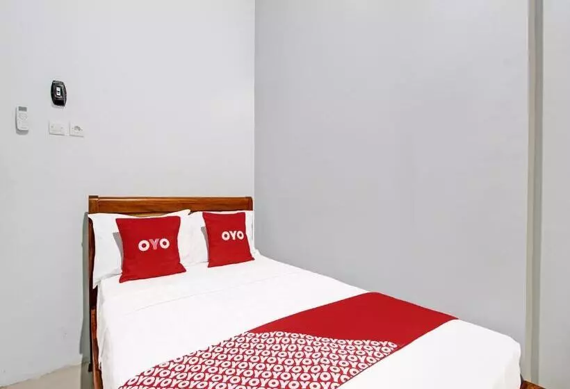 Hotelli Oyo 91960 Fariza House Syariah