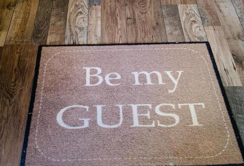 پانسیون La Romély