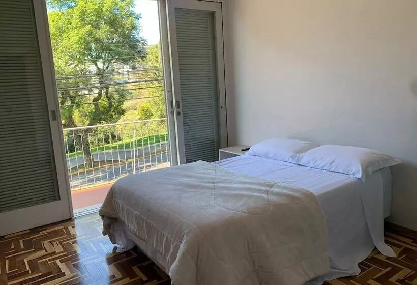 ペンション Pousada Hostel  Dodora
