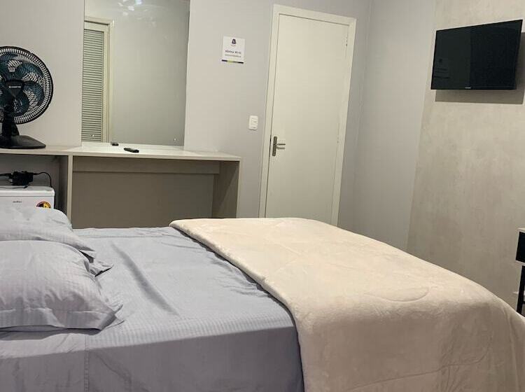 Pensió Pousada Hostel Dodora