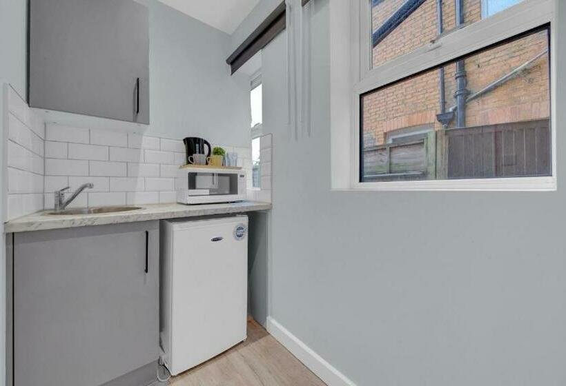 ペンション West Drayton Stays   Ub7 Bellclose