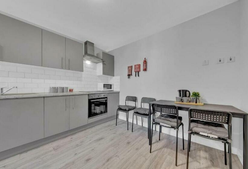 ペンション West Drayton Stays   Ub7 Bellclose