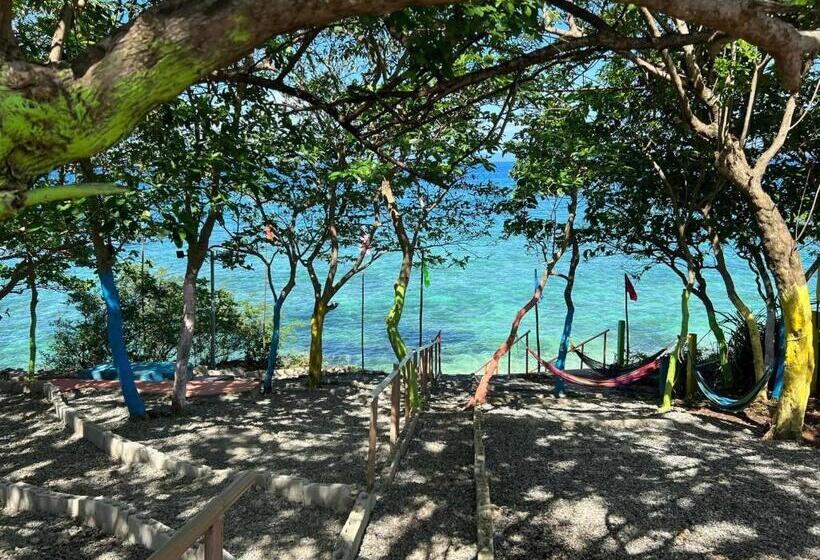 Resort Scott Camotes Beach House