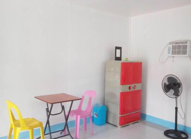 Resort Scott Camotes Beach House