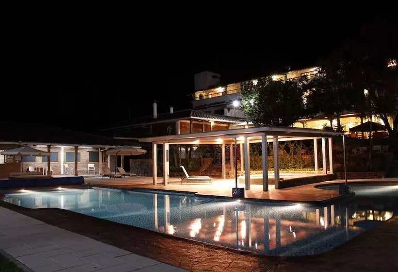 Uzhupud Garden Hotel & Lodge