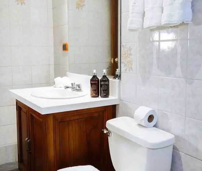 Uzhupud Garden Hotel & Lodge