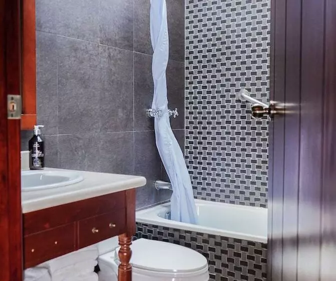 Uzhupud Garden Hotel & Lodge