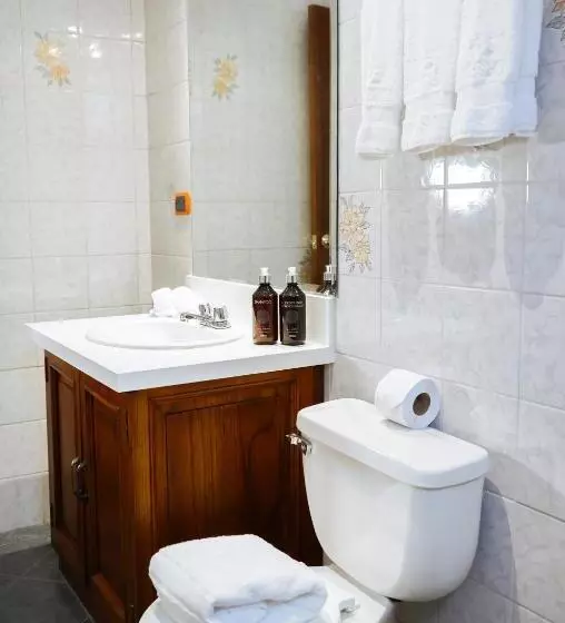 Uzhupud Garden Hotel & Lodge