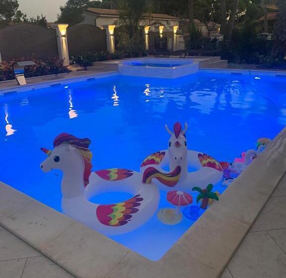 Villa Aquamarina Pavoncella Rossa