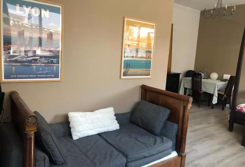 Aamiaismajoitus (B&B) Chambre Et Petit Déjeuner à Collonges Au Mont D Or