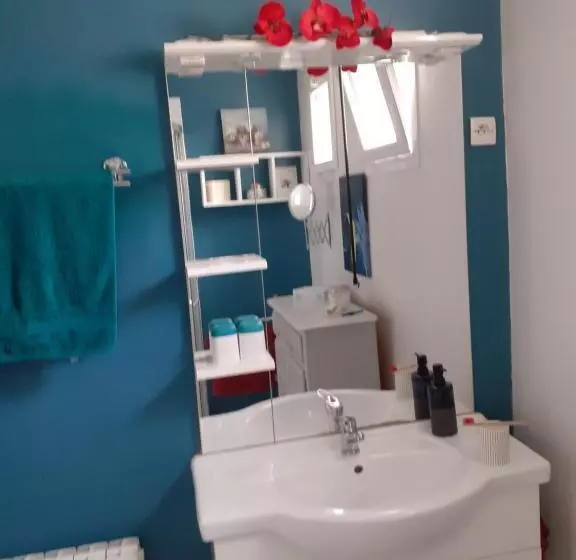 Aamiaismajoitus (B&B) Les Oiseaux Chambre D Hôtes