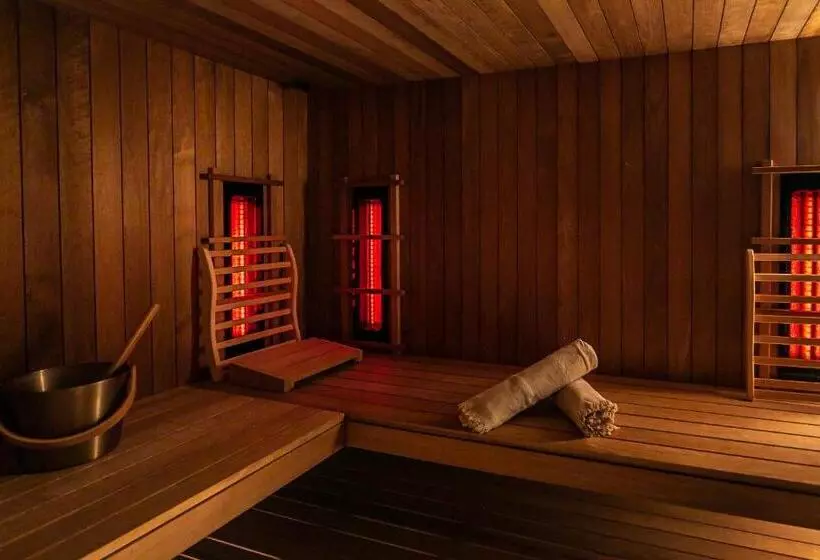 Aamiaismajoitus (B&B) The Newport Lodge   Incl 3h Wellness & Use Ebikes & Breakfast