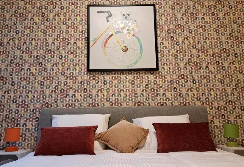 Aamiaismajoitus (B&B) The Newport Lodge   Incl 3h Wellness & Use Ebikes & Breakfast