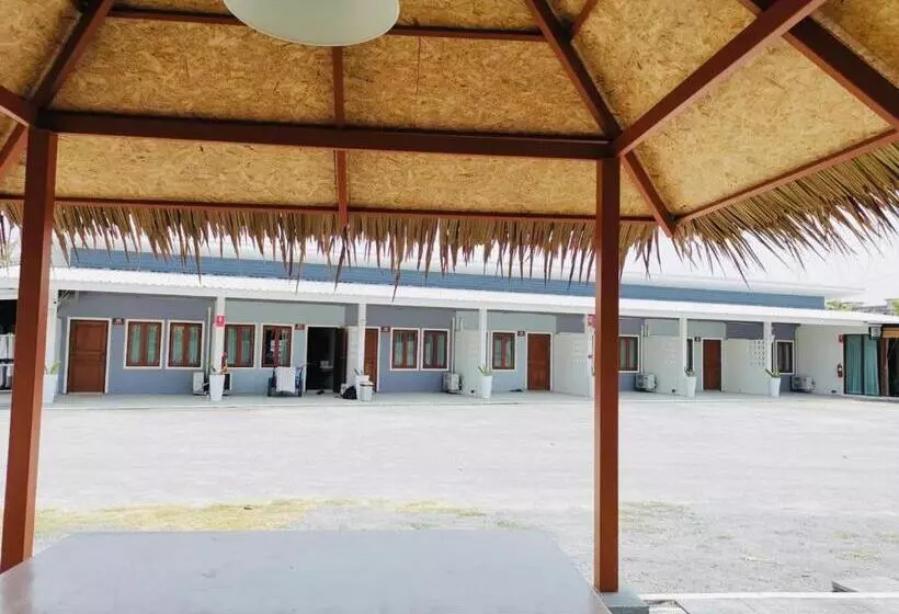 Hotelli สราญรัตน์รีสอร์ท