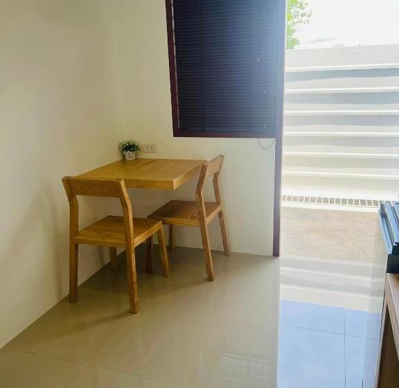 Otel สราญรัตน์รีสอร์ท