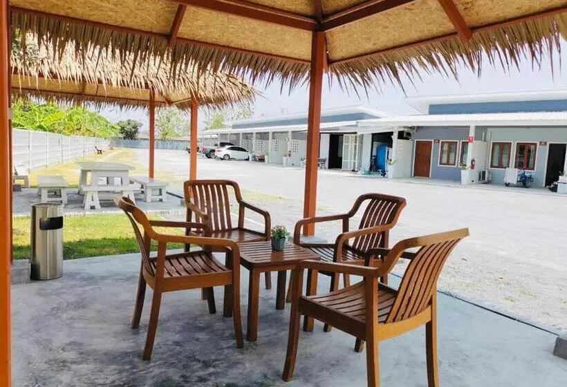 Hotelli สราญรัตน์รีสอร์ท