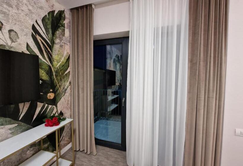 هتل Art S Luxury Boutique