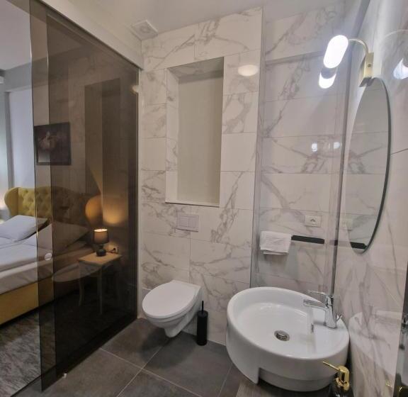 هتل Art S Luxury Boutique