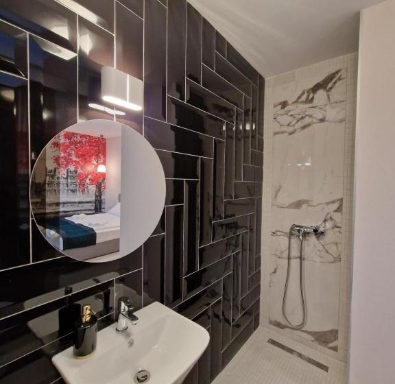 هتل Art S Luxury Boutique