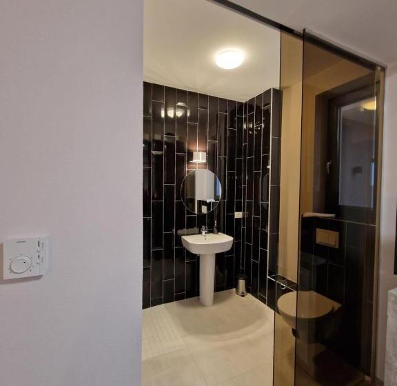 هتل Art S Luxury Boutique