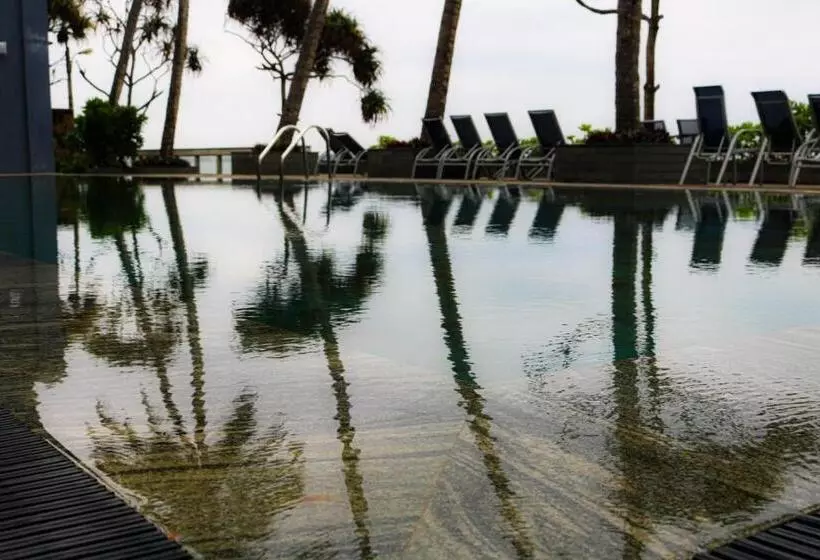 ホテル Earl S Regent Negombo