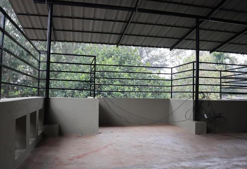 Hotel Nakshatra Resort