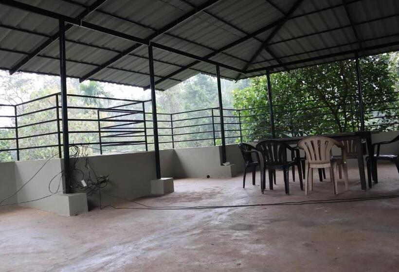 Hotel Nakshatra Resort