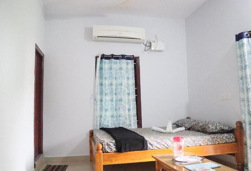 Hotel Nakshatra Resort