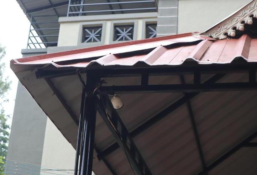 Hotel Nakshatra Resort