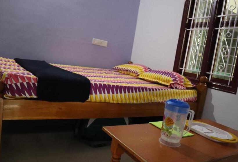 Hotel Nakshatra Resort