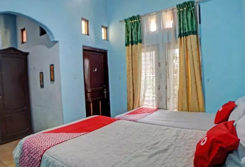 ホテル Spot On 91966 Onasis Syariah Inn