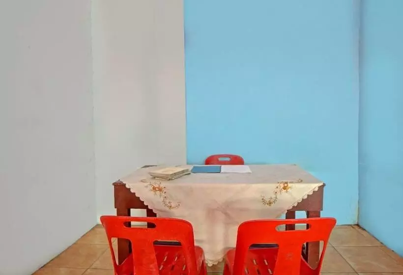 ホテル Spot On 91966 Onasis Syariah Inn