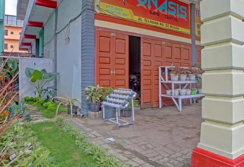 ホテル Spot On 91966 Onasis Syariah Inn