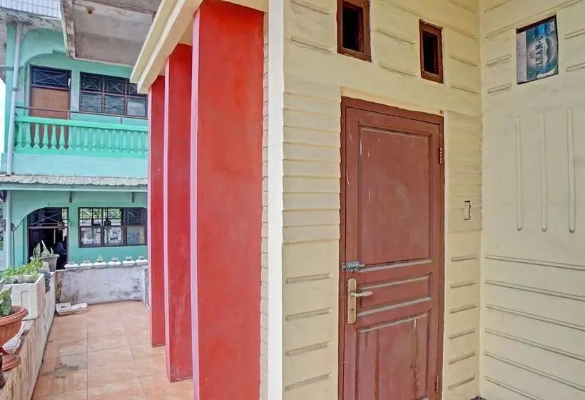 ホテル Spot On 91966 Onasis Syariah Inn