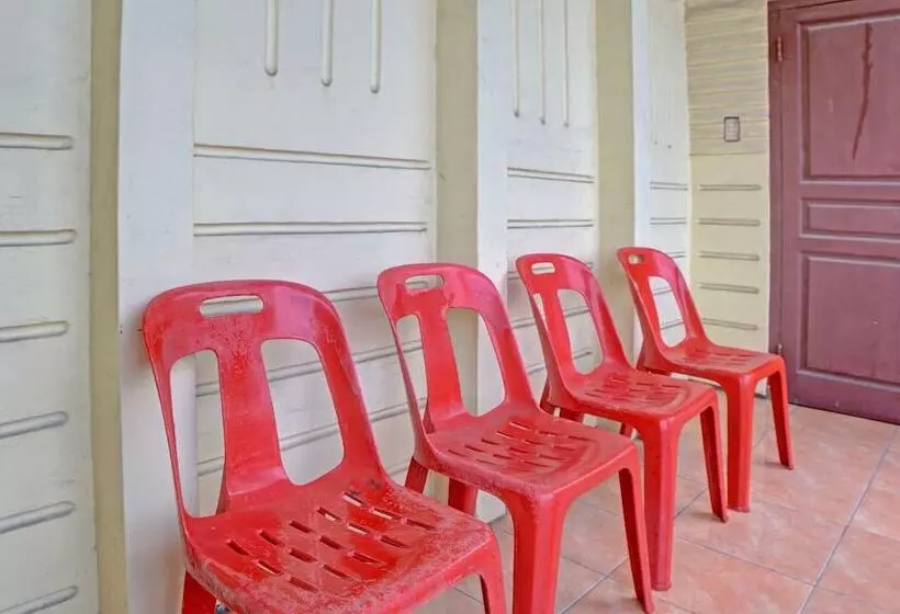 ホテル Spot On 91966 Onasis Syariah Inn