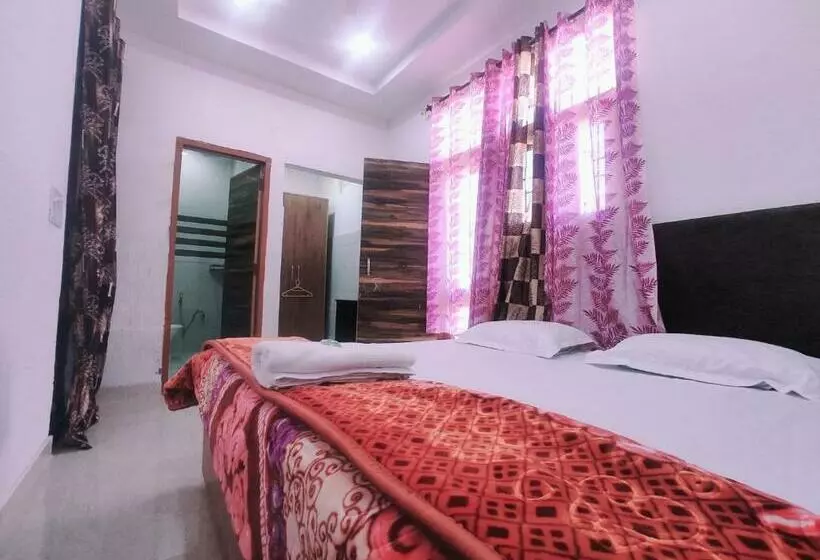 هتل Yolo Chandigarh
