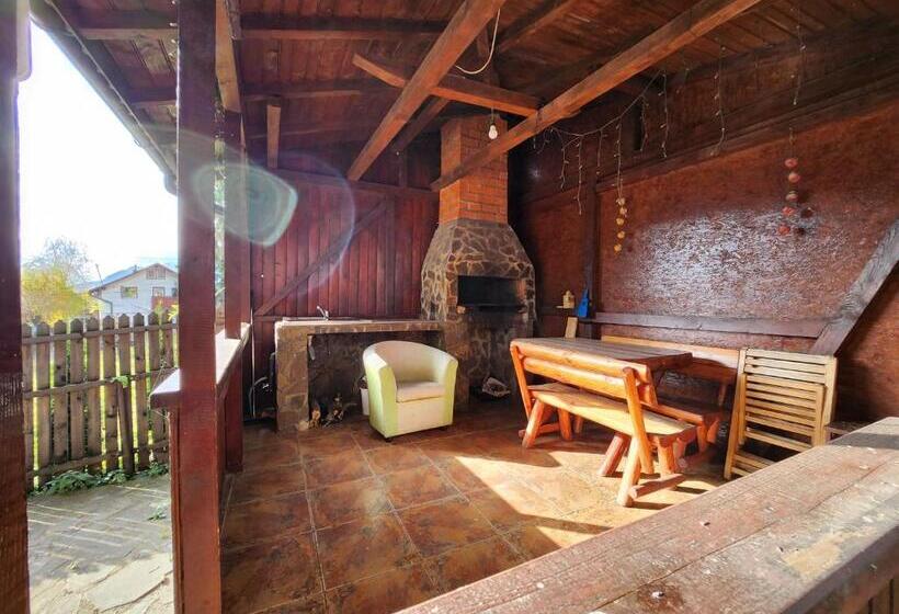 بنسيون Casa Cu Brazi