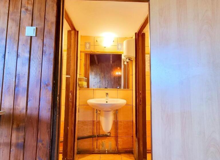 بنسيون Casa Cu Brazi