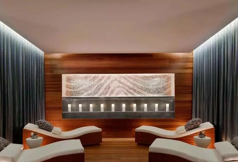 Vdara Studio Suite 011 Pool View Free Valet Parking