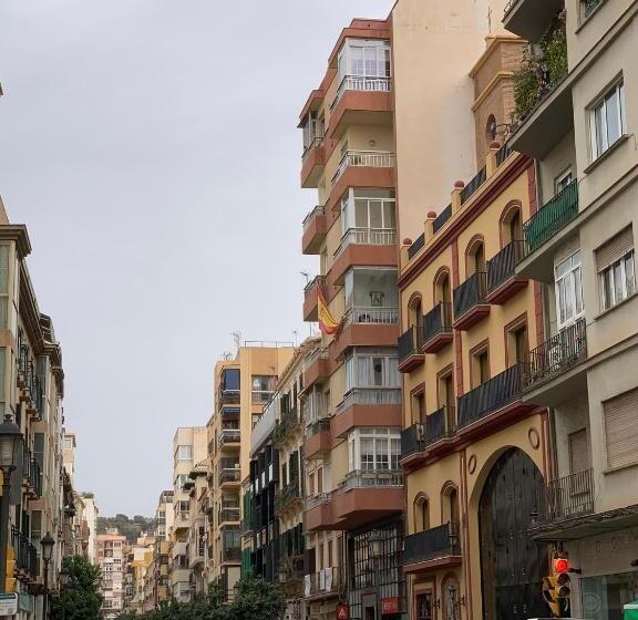 تختخواب و صبحانه Jr Suite Calle Victoria