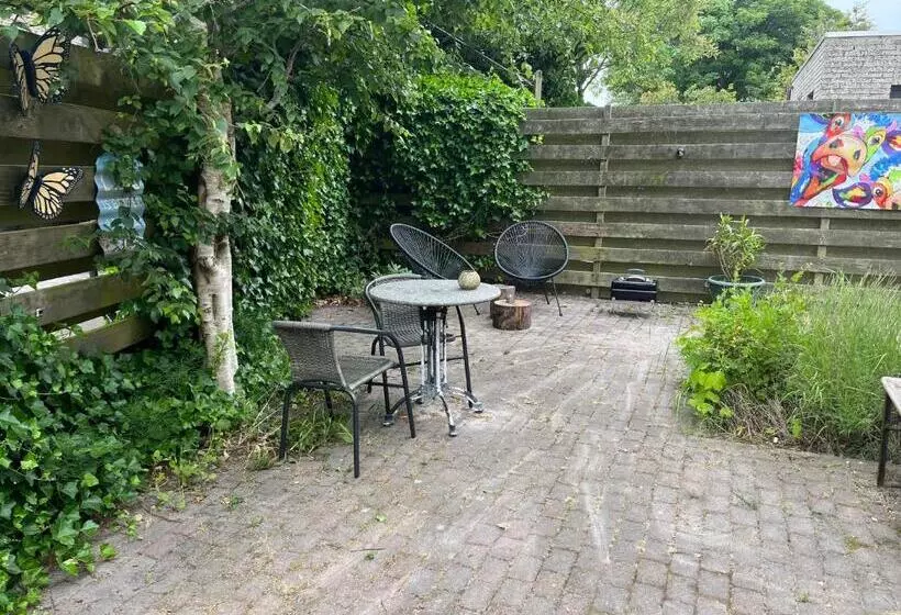 Aamiaismajoitus (B&B) Waves