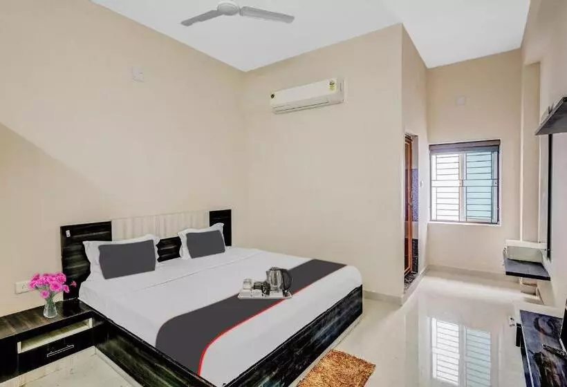 ホテル Capital O Sri Krishna Palace Near Sum Hospital