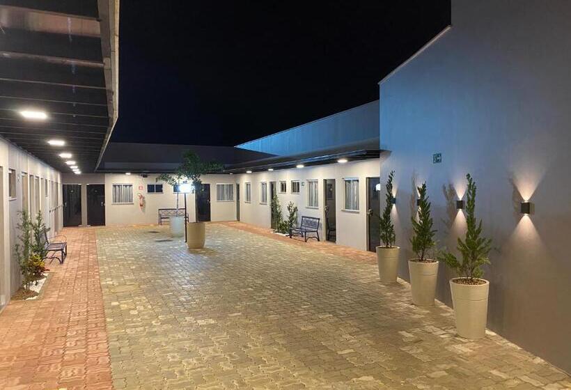 فندق Goiano