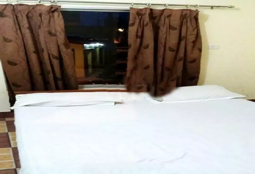 Hotelli Goroomgo Kashi Inn Varanasi Near Railway Station