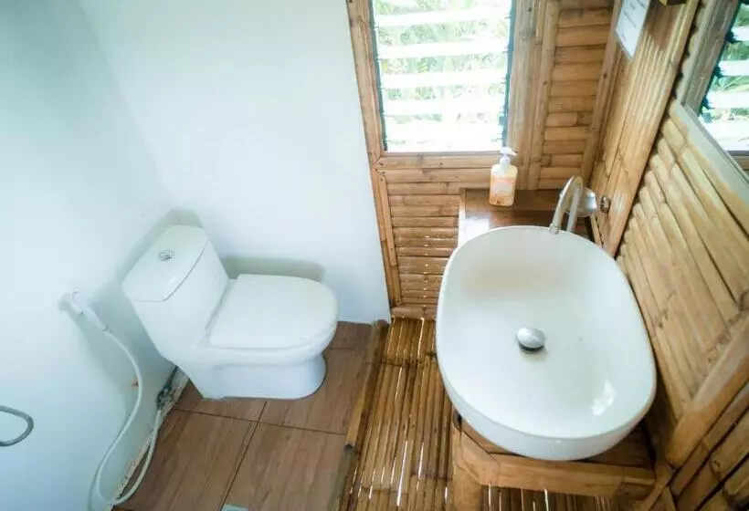 Hotelli Ocean Green Eco Lodge