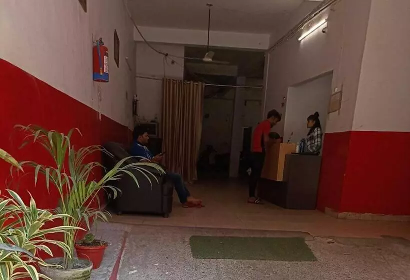 هتل O Kl Khari Near Ashoka Park Mein Metro