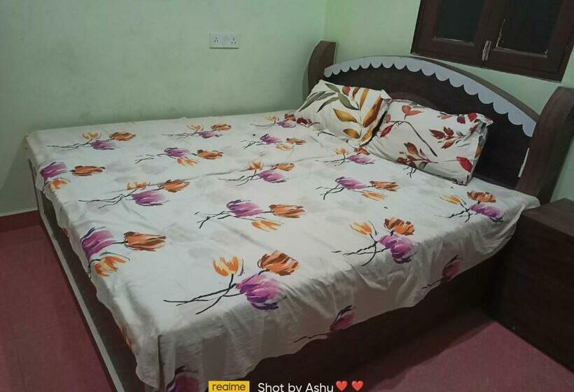 Отель Oyo 93497 Pandit Siyaram Guest House