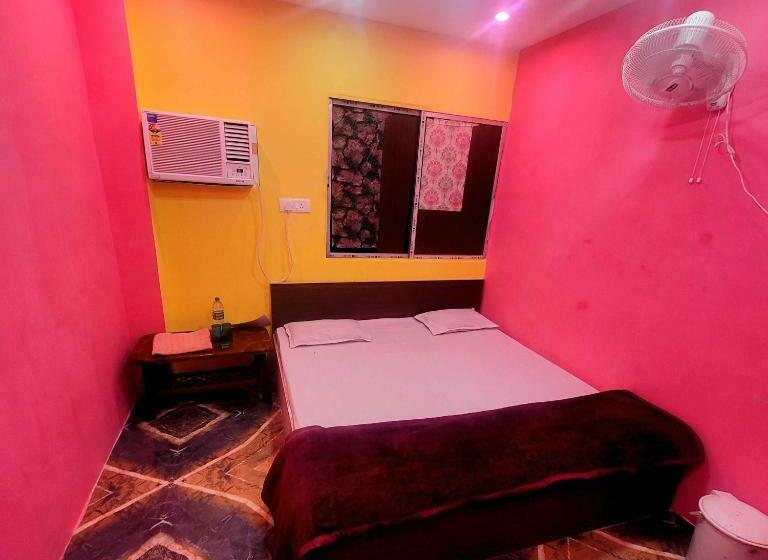 Отель Pop 70356 Parine Vatika