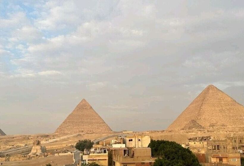هتل Nine Pyramids View