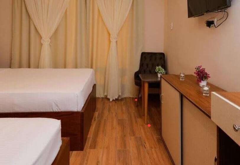 هتل Nine Pyramids View